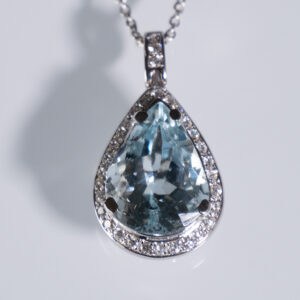 Gold 18K(750) Medallion with Aquamarine Stone
