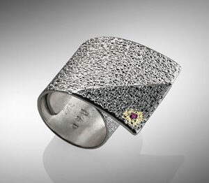 Ring in Silver 925 and Oxidized with Ruby