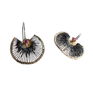 Earrings in 925 Oxidized Silver with 750 Yellow Gold and Rubies