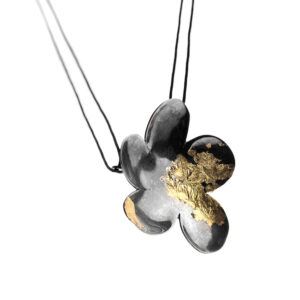 Necklace in Oxidized Silver with Yellow Gold (750) Details